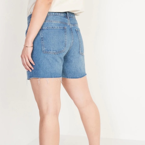 Sale Plus Size OLD NAVY Women’s High-Waisted Slouchy Cutoff Jean Shorts 5” DAD - Picture 2 of 10
